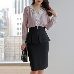 High-waisted womens knee length shorts in black