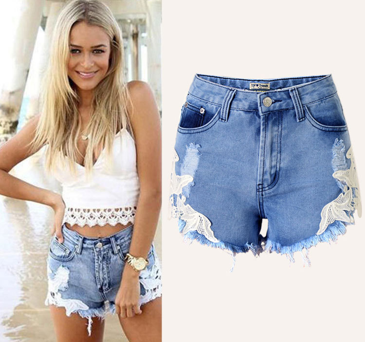 Cargo shorts women in high-waisted blue with patch design