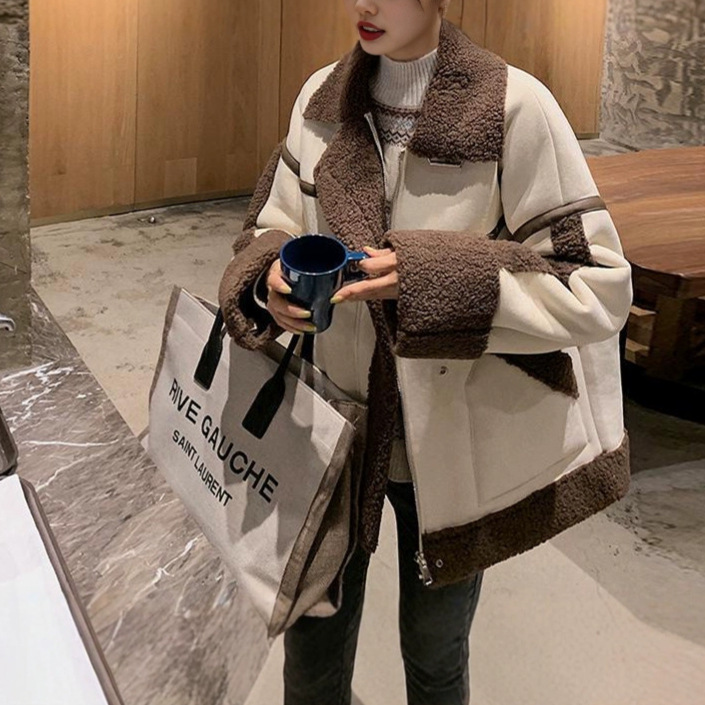 Women's Puffer Jacket in Black