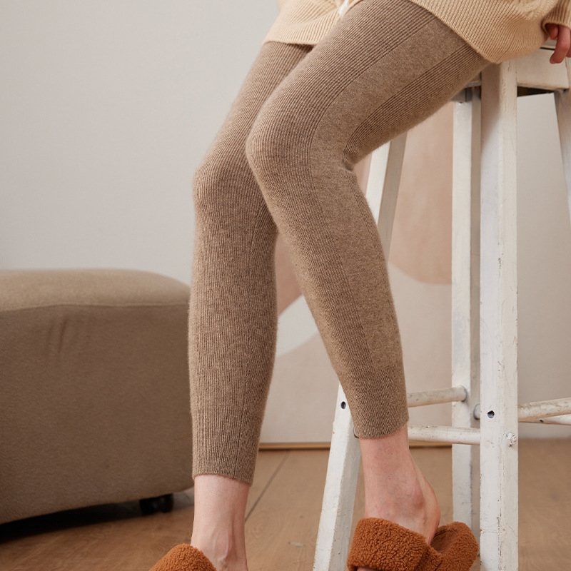 Lululemon leggings for women in Blue Velvet Beige.