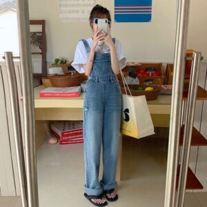 Urban style cropped jeans for women in high waist design