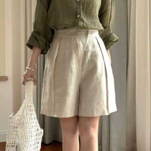 Stylish short hair styles for women high-waisted pants